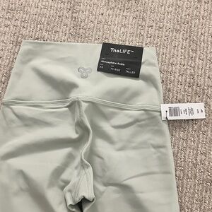 Aritzia TnaLife Atmosphere Ankle Leggings in Light Green